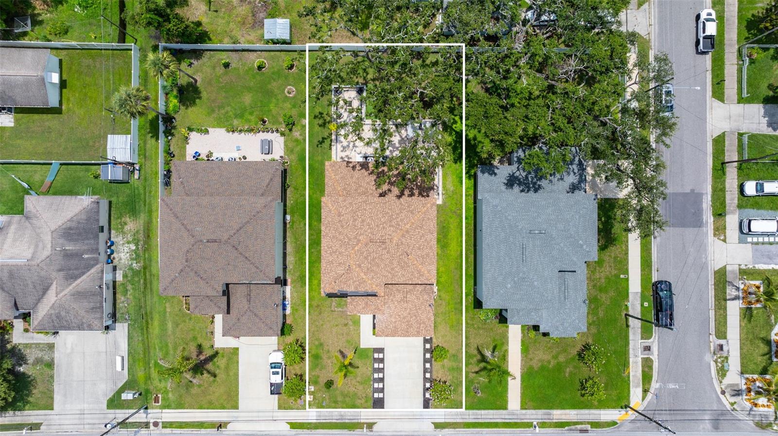 Listing photo id 35 for 5570 78th Avenue N