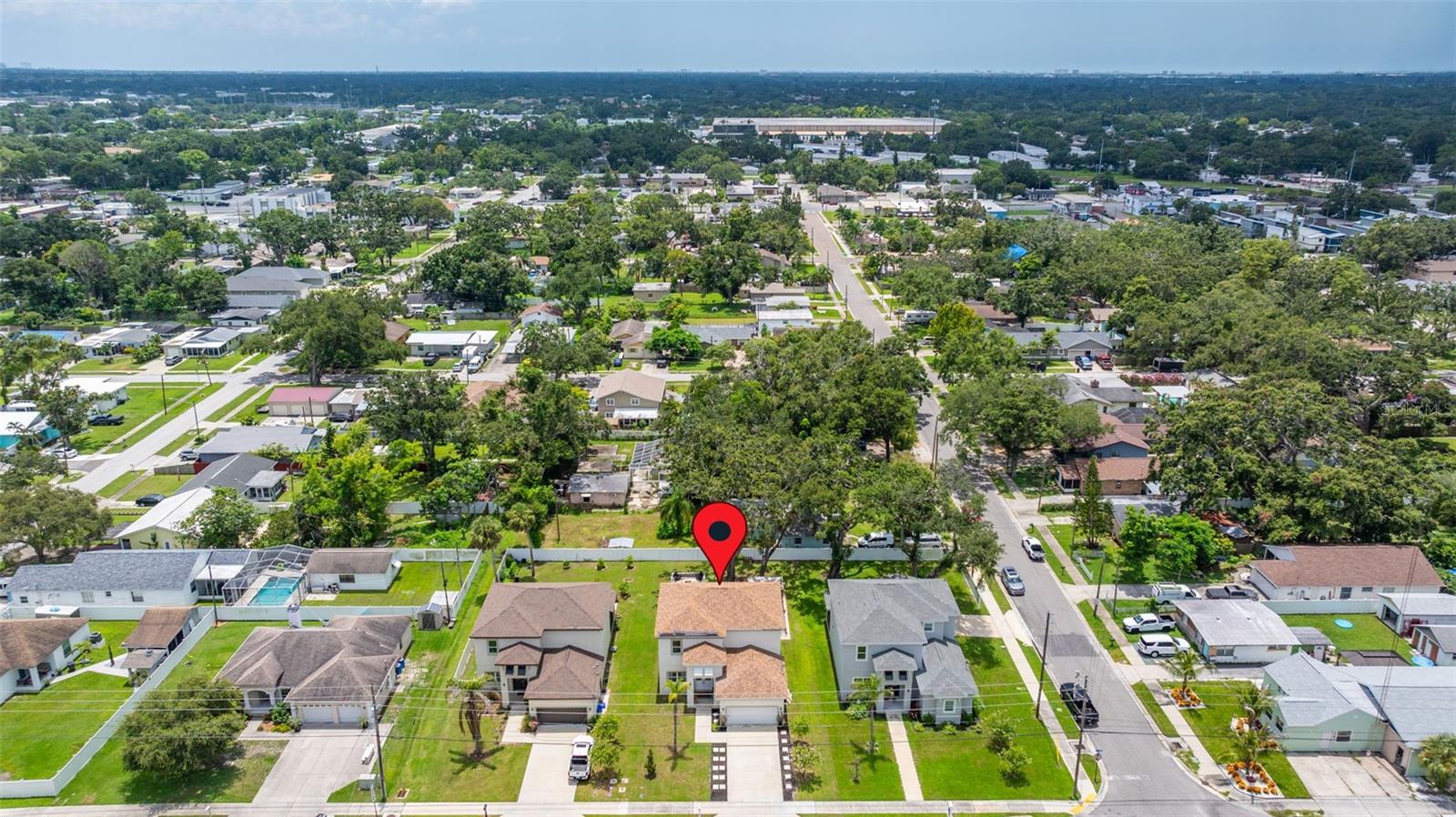 Listing photo id 36 for 5570 78th Avenue N