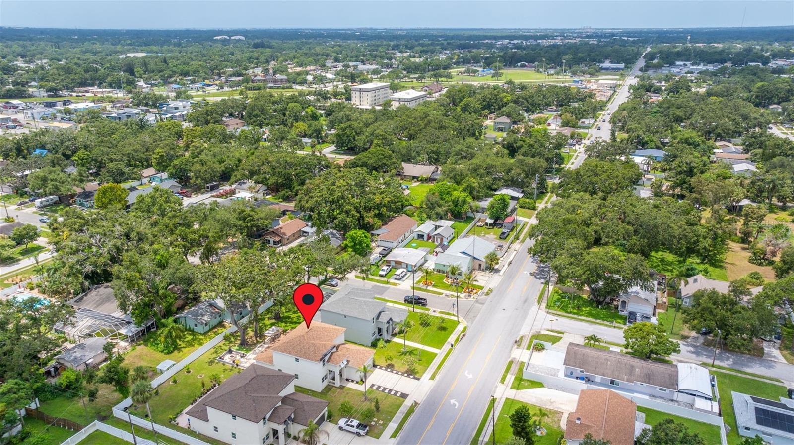 Listing photo id 37 for 5570 78th Avenue N