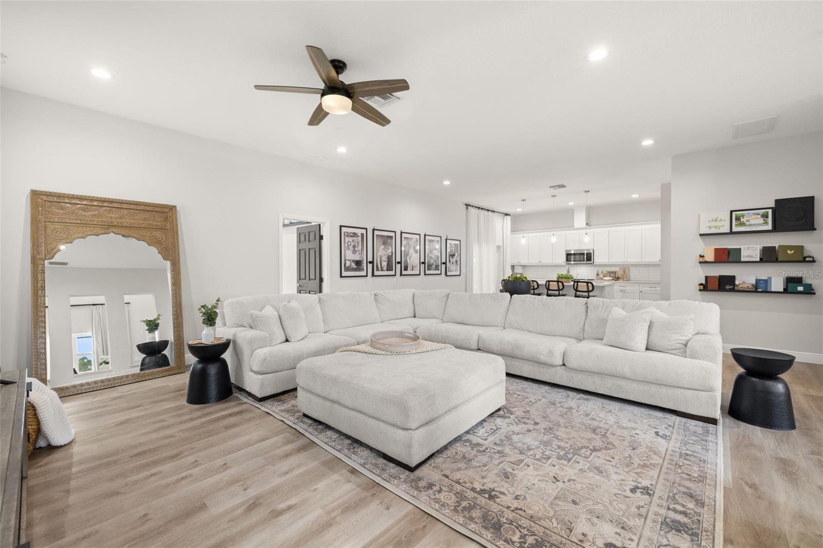 Listing photo id 5 for 5570 78th Avenue N