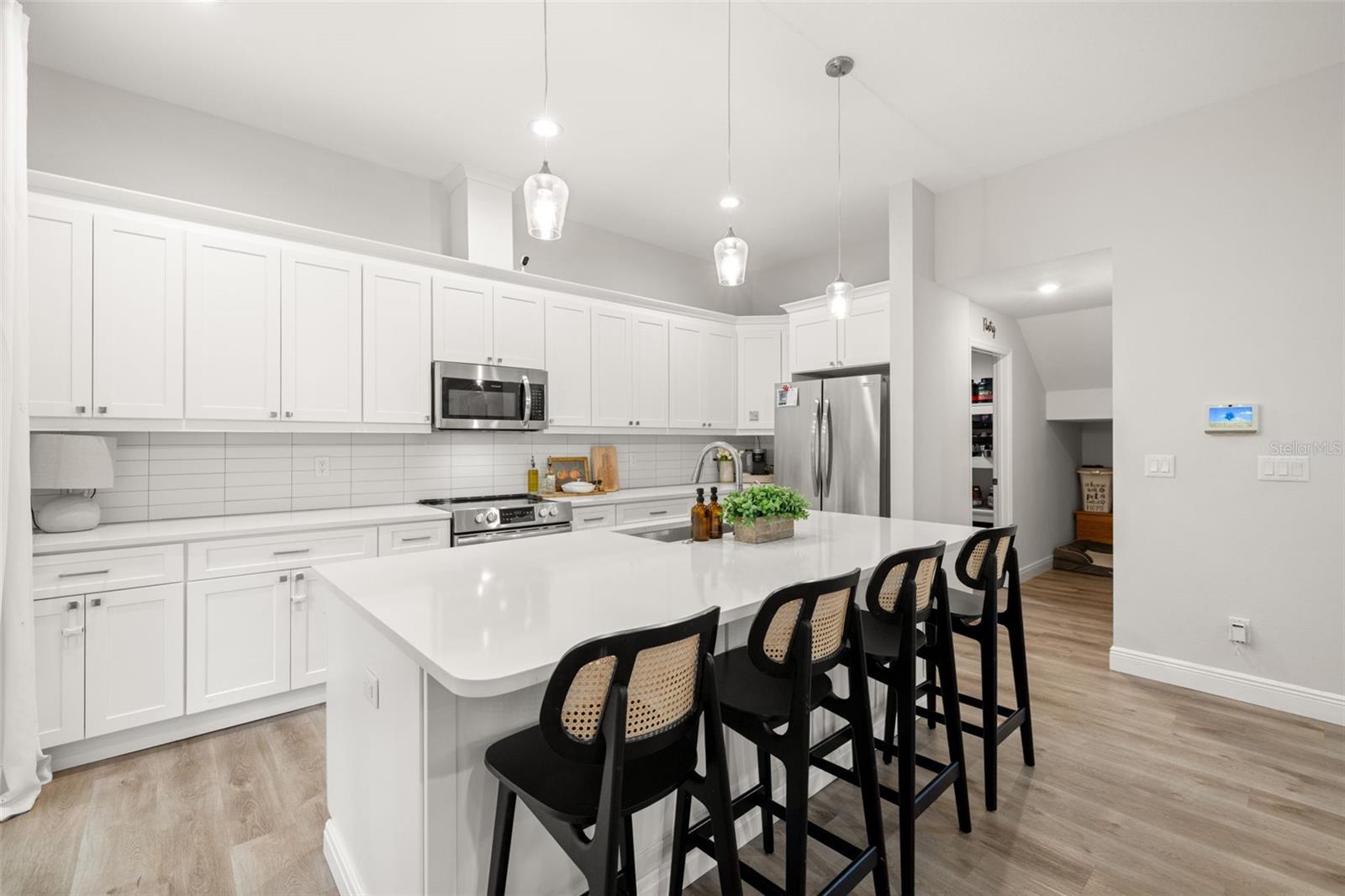 Listing photo id 7 for 5570 78th Avenue N