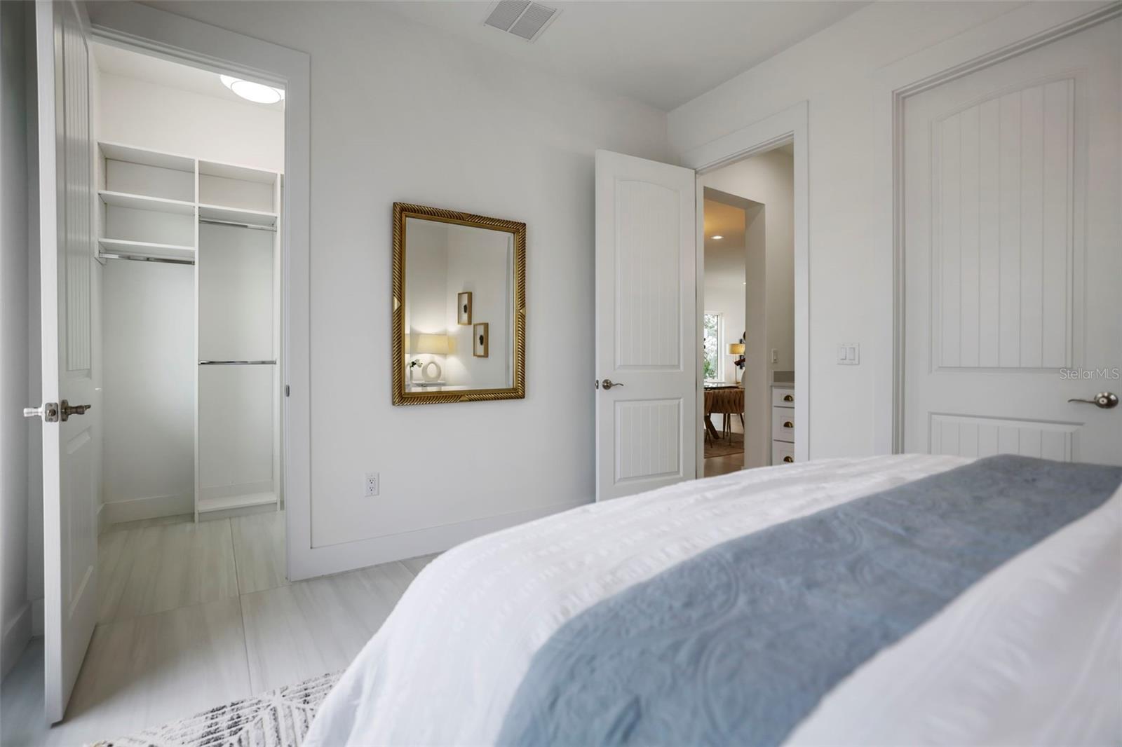 Listing photo id 19 for 326 129th Avenue E