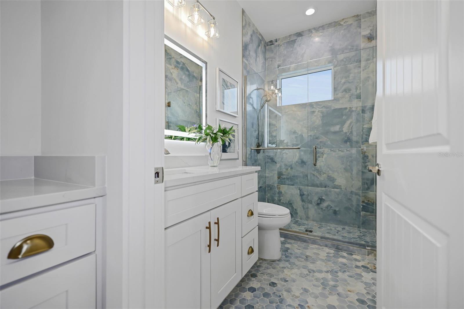 Listing photo id 21 for 326 129th Avenue E