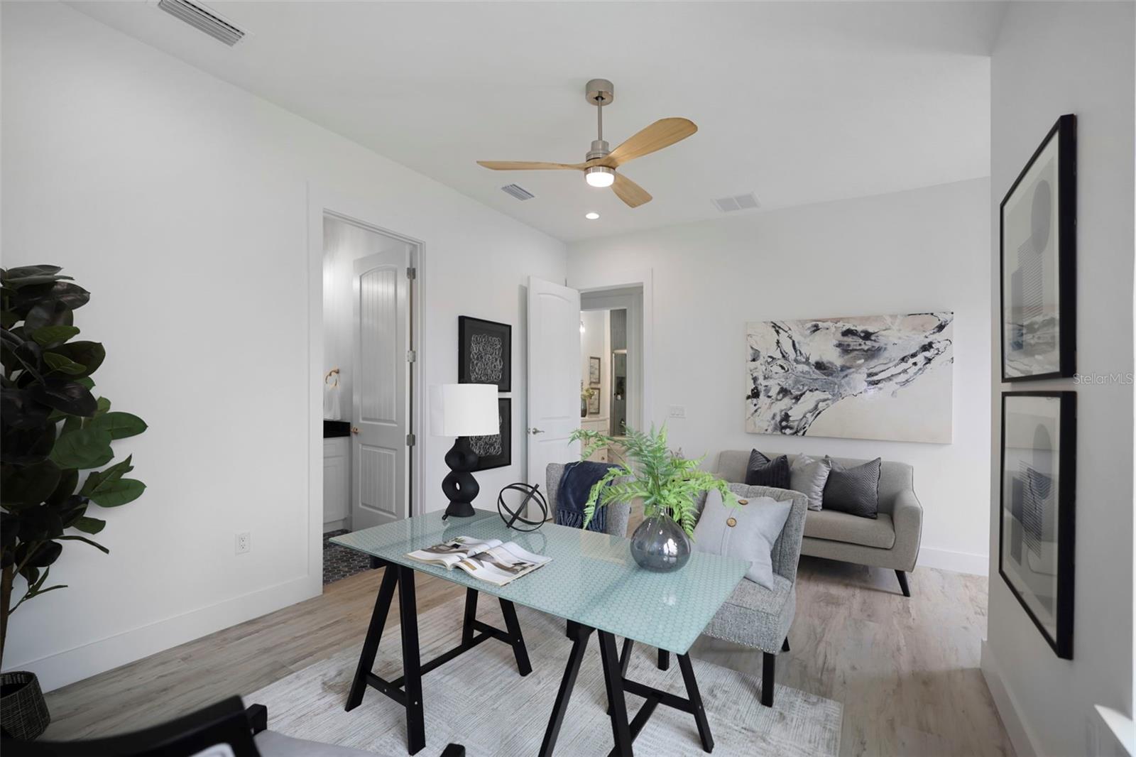 Listing photo id 41 for 326 129th Avenue E