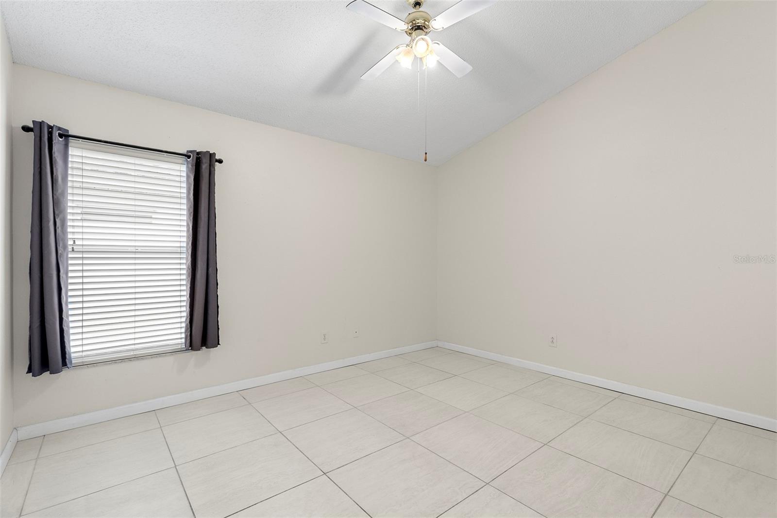 Image 12 of 26 For 5204 Creekmore Lane