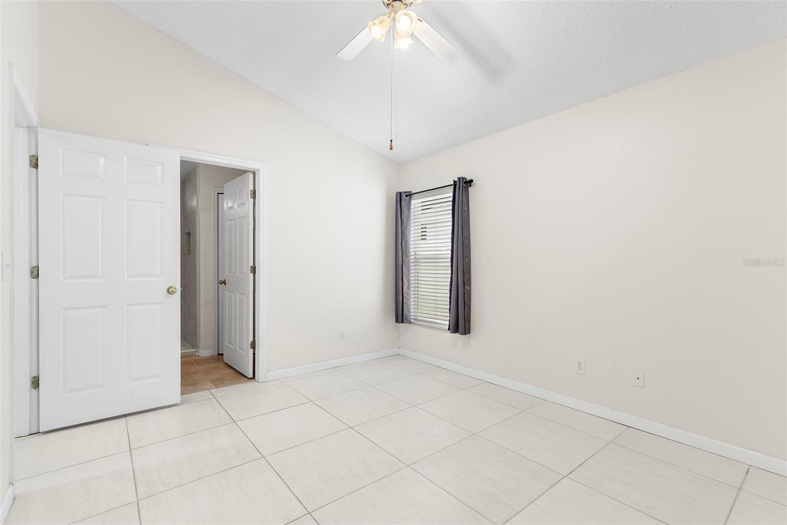 Image 13 of 26 For 5204 Creekmore Lane