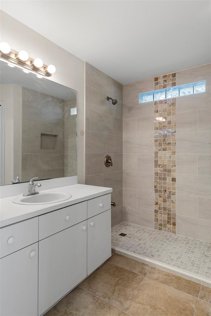 Image 16 of 26 For 5204 Creekmore Lane