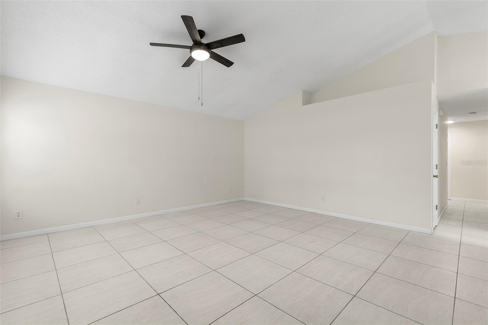 Image 3 of 26 For 5204 Creekmore Lane