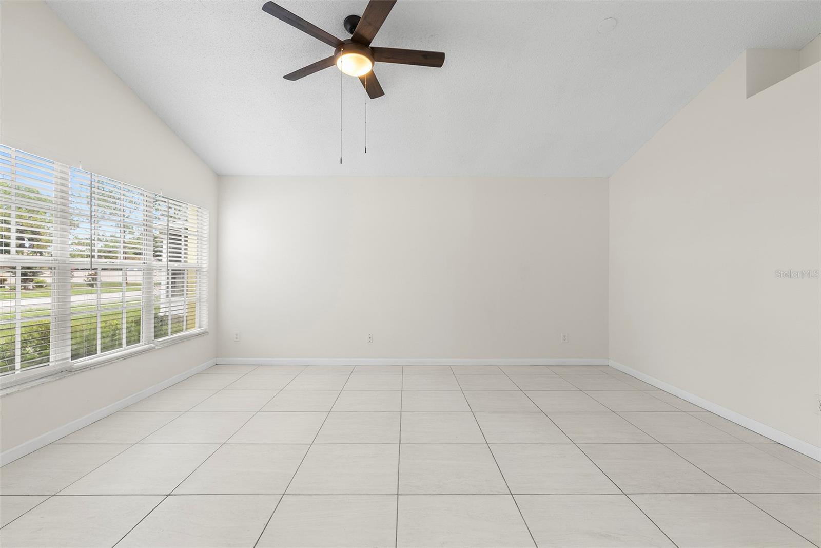 Image 7 of 26 For 5204 Creekmore Lane