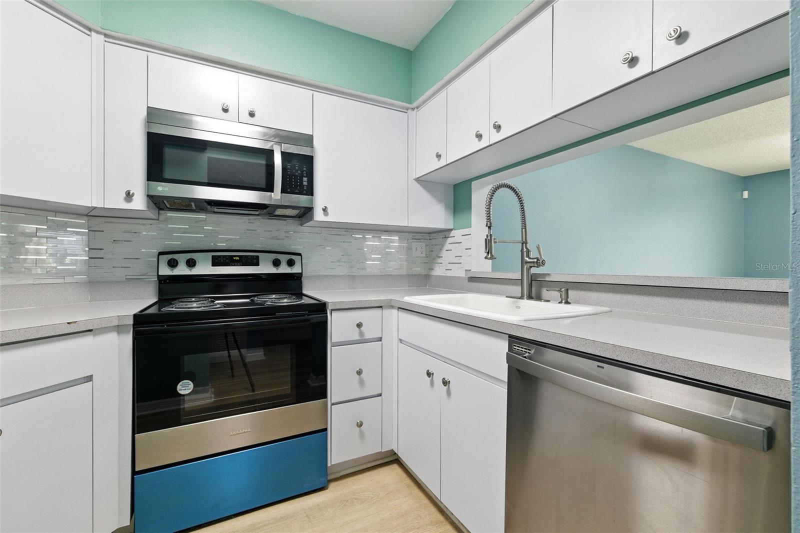 Image 6 of 19 For 6931 Stones Throw Circle N 5103
