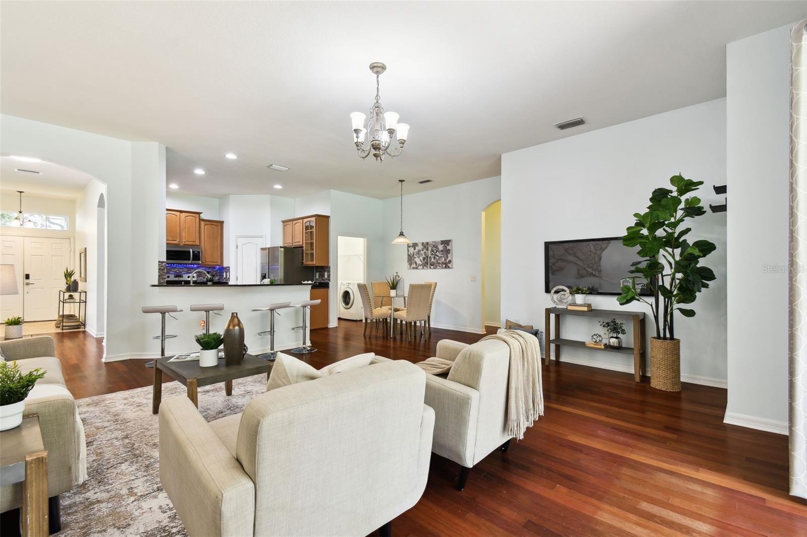 Image 4 of 65 For 19215 Meadow Pine Drive