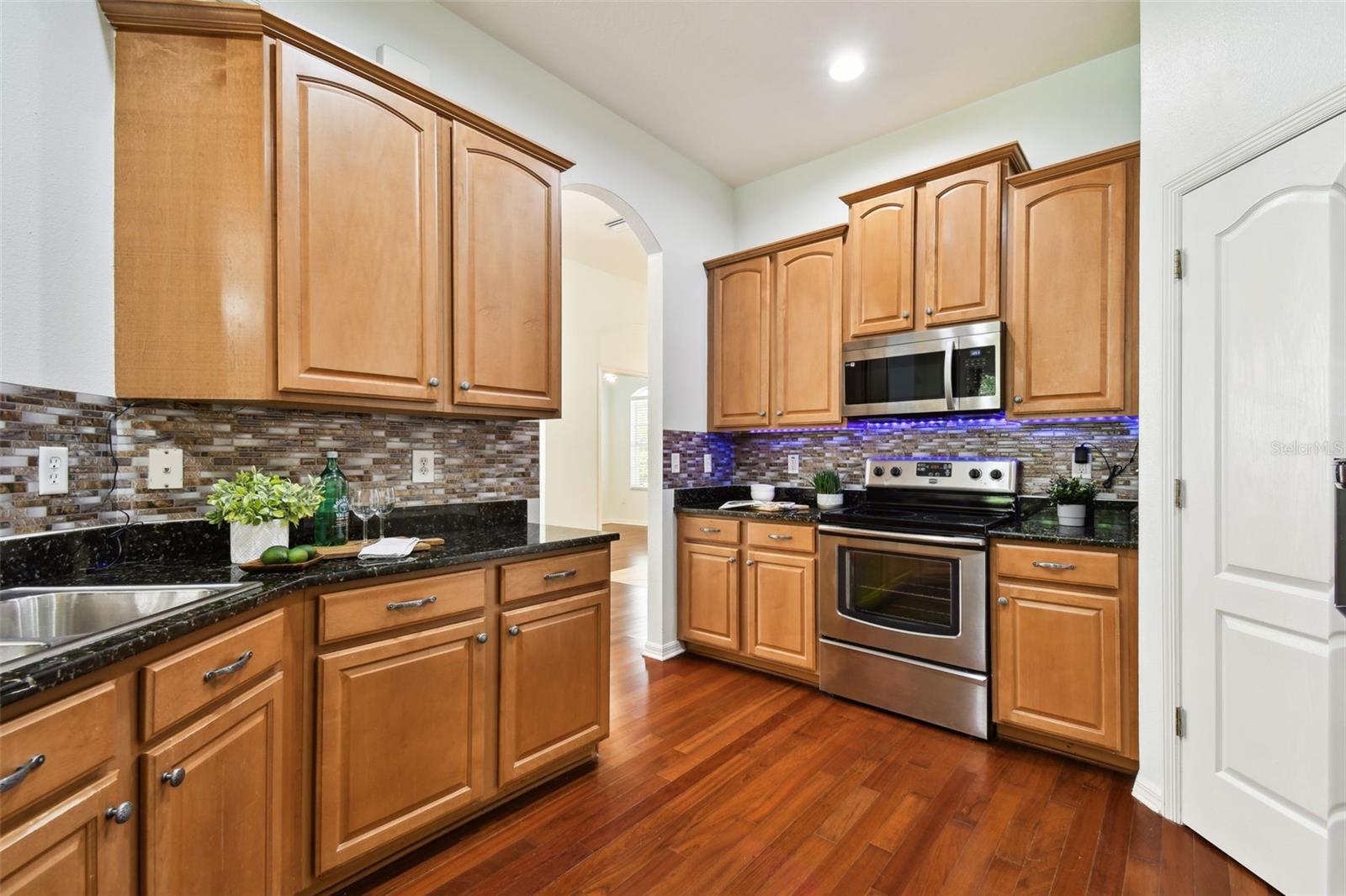 Image 9 of 65 For 19215 Meadow Pine Drive