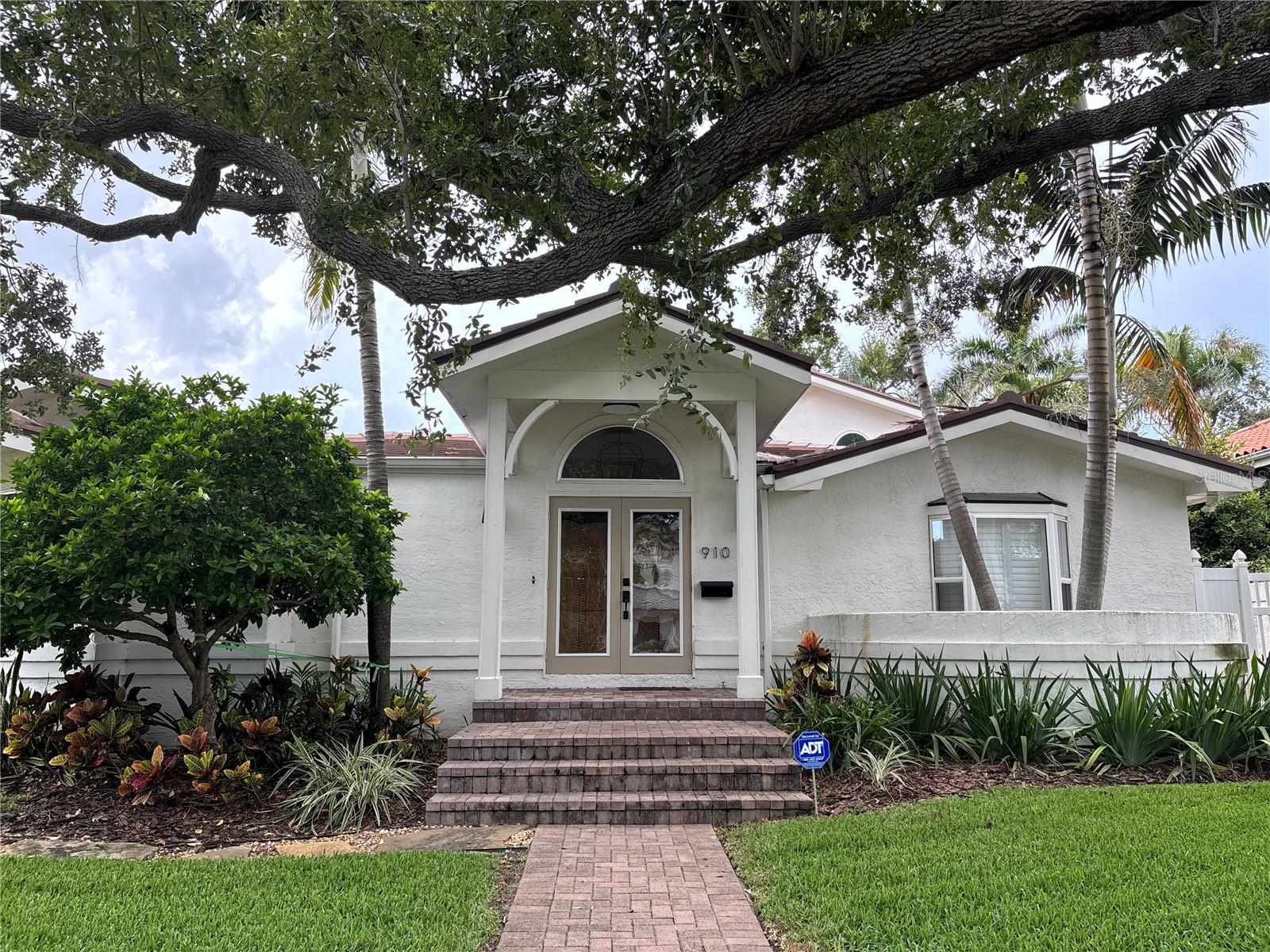 Details for 910 Brightwaters Boulevard Ne, ST PETERSBURG, FL 33704