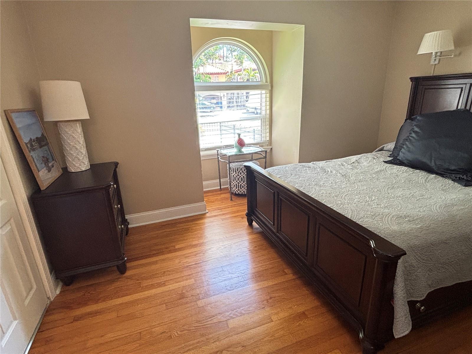 Image 10 of 77 For 910 Brightwaters Boulevard Ne