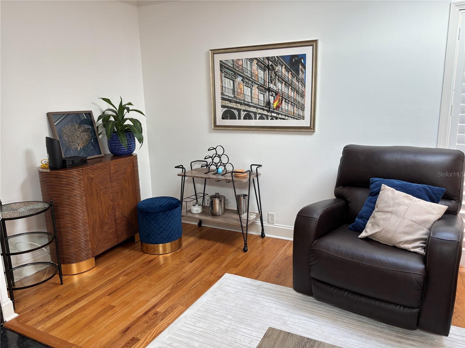 Image 31 of 77 For 910 Brightwaters Boulevard Ne
