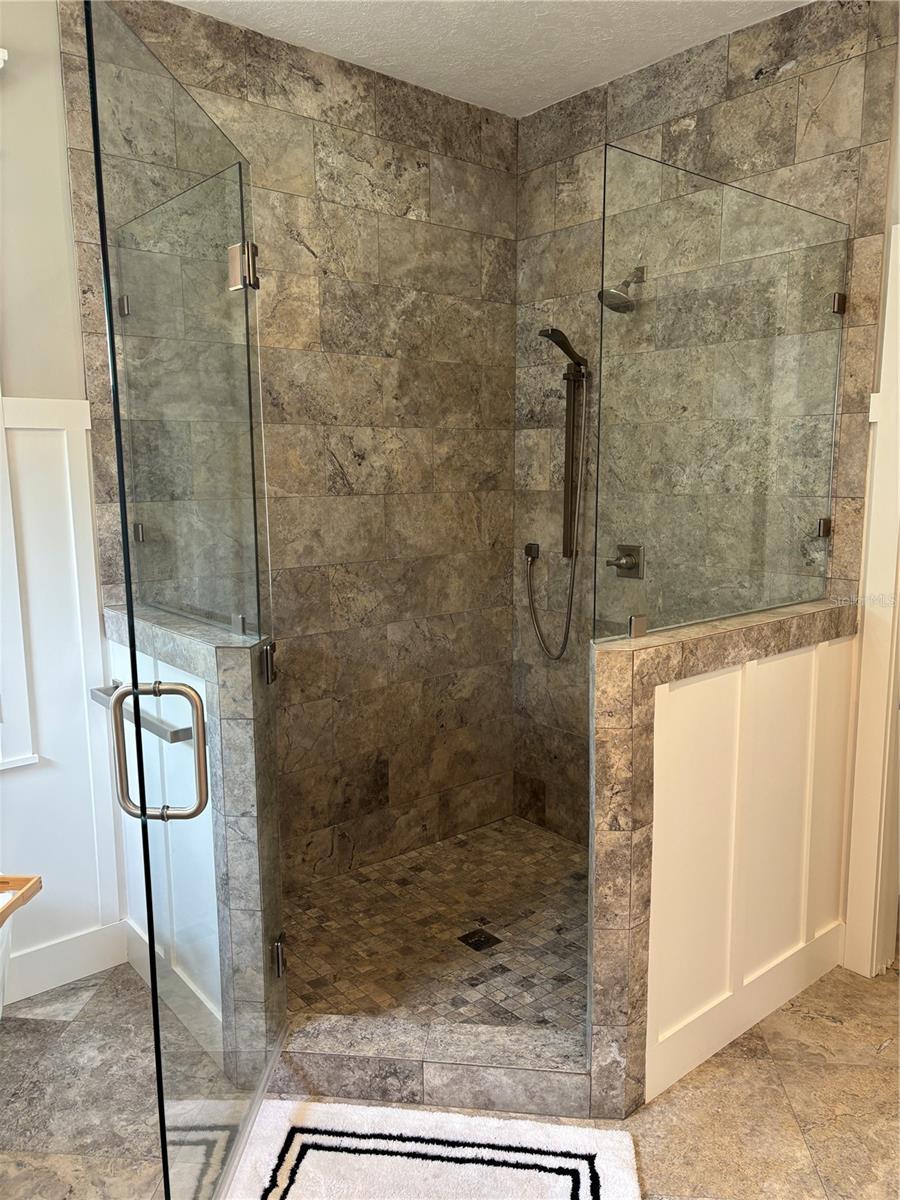 Image 55 of 77 For 910 Brightwaters Boulevard Ne