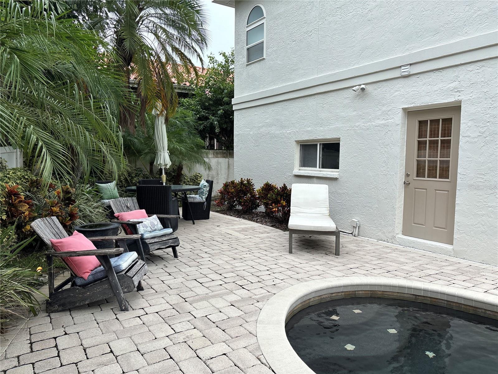 Image 70 of 77 For 910 Brightwaters Boulevard Ne