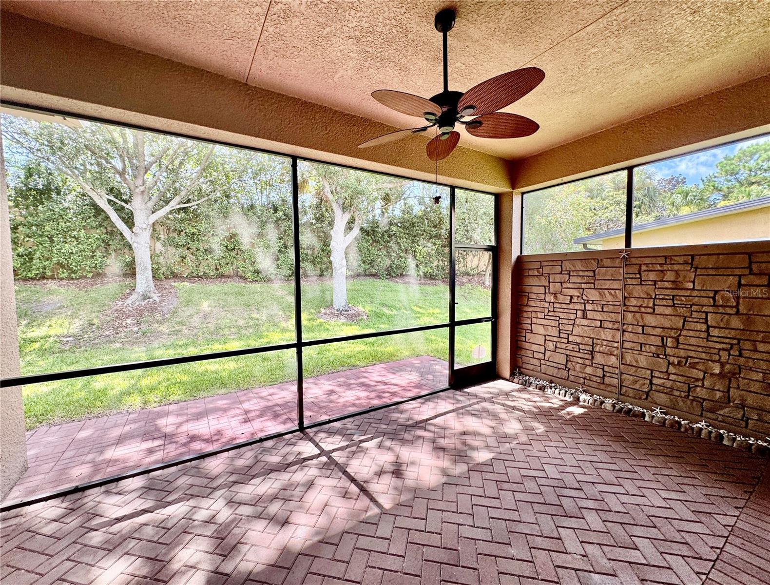 Image 21 of 43 For 15908 Cobble Mill Drive