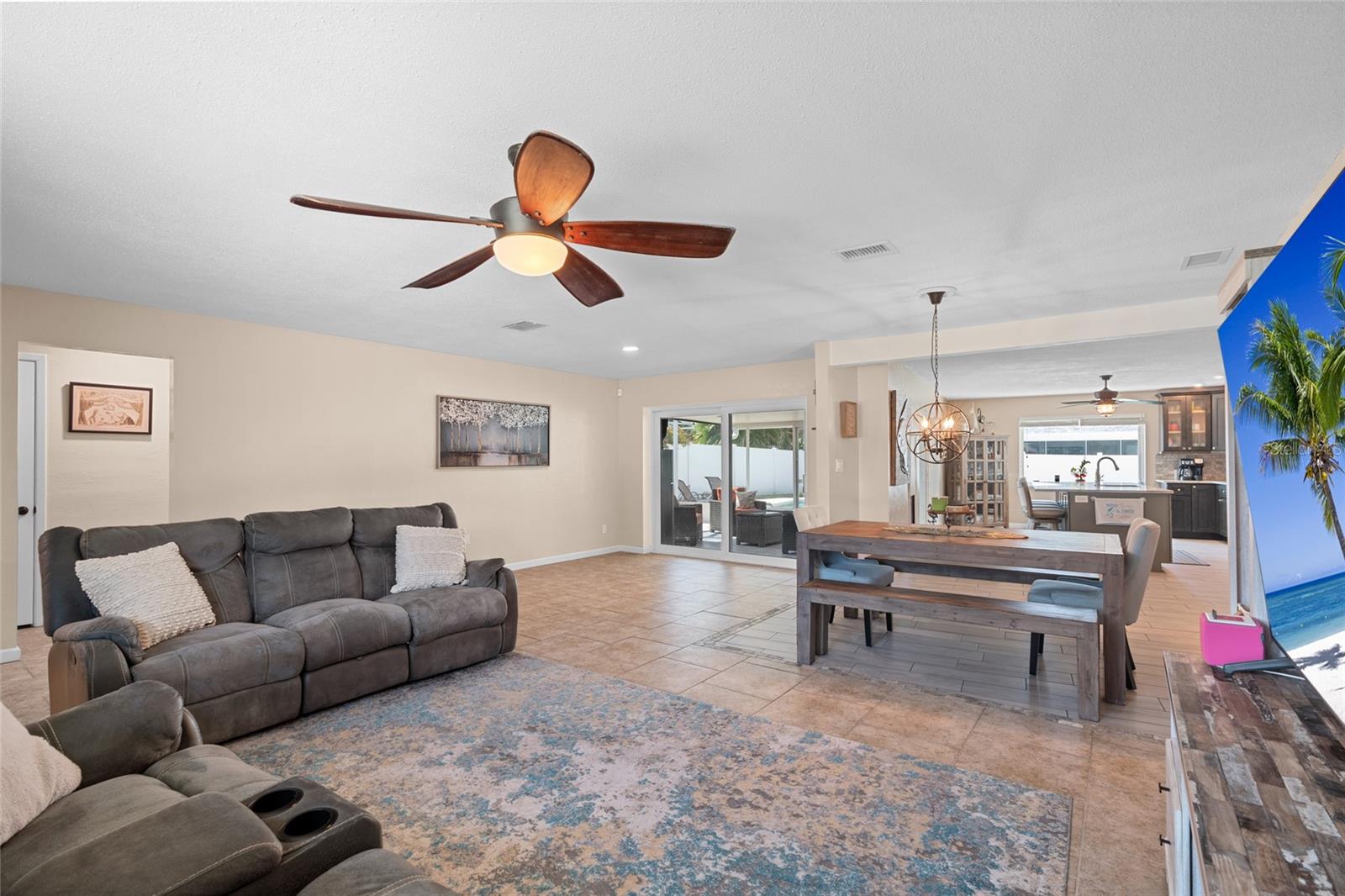 Image 10 of 43 For 14104 80th Avenue