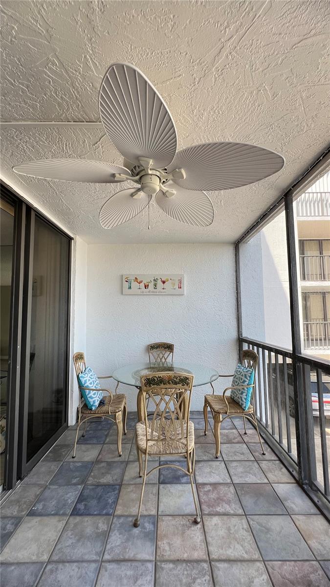 Image 21 of 56 For 19111 Vista Bay Drive 211
