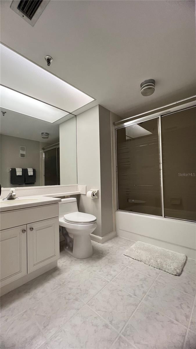 Image 31 of 56 For 19111 Vista Bay Drive 211