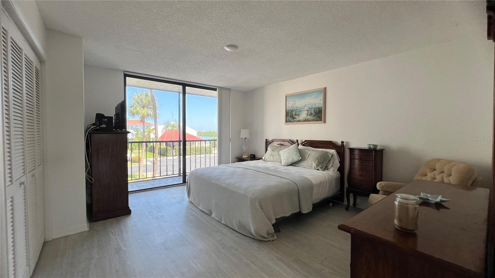 Image 33 of 56 For 19111 Vista Bay Drive 211