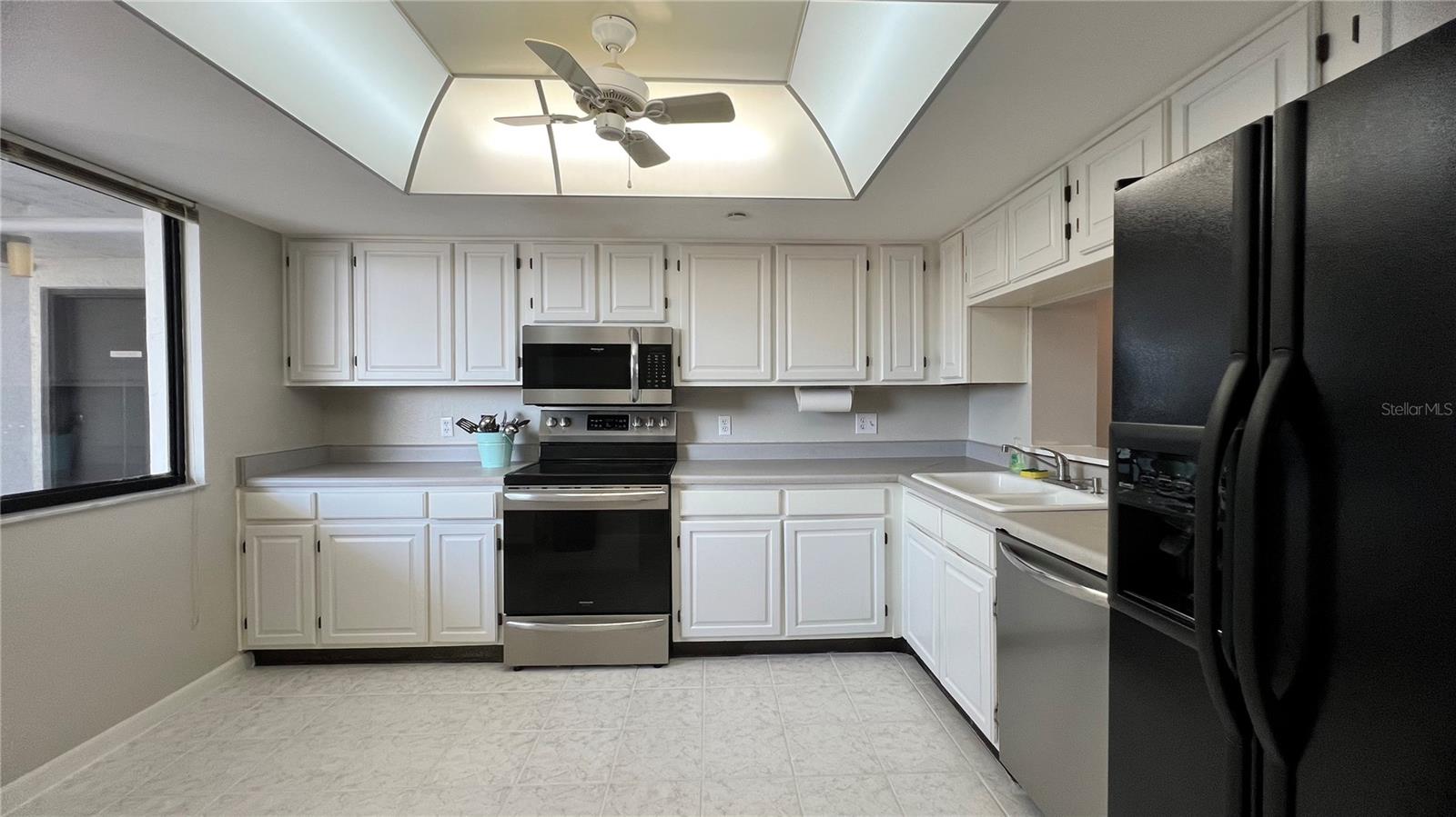 Image 4 of 56 For 19111 Vista Bay Drive 211