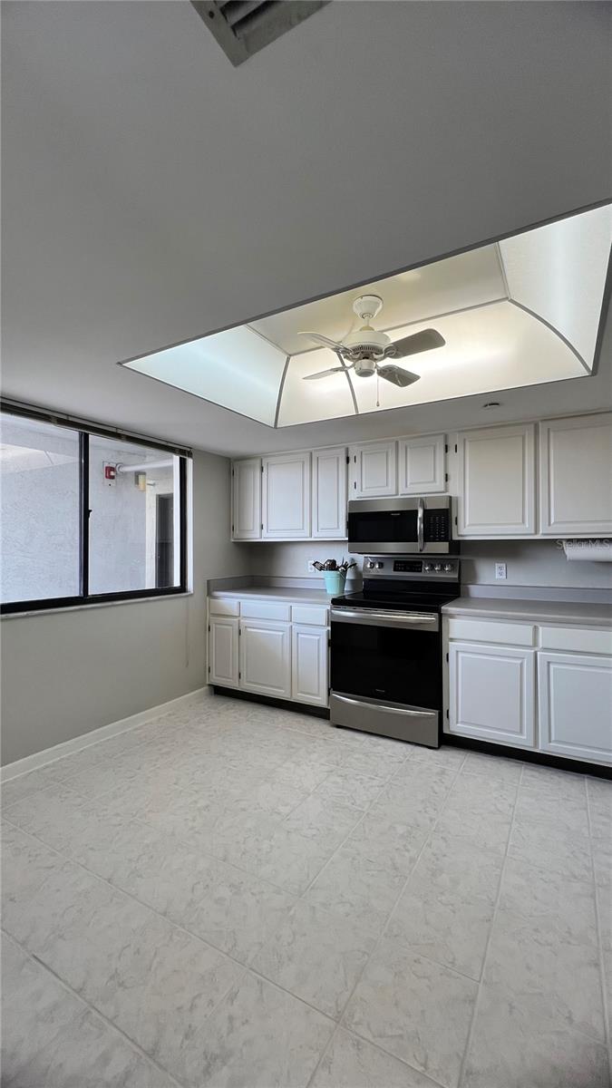 Image 41 of 56 For 19111 Vista Bay Drive 211