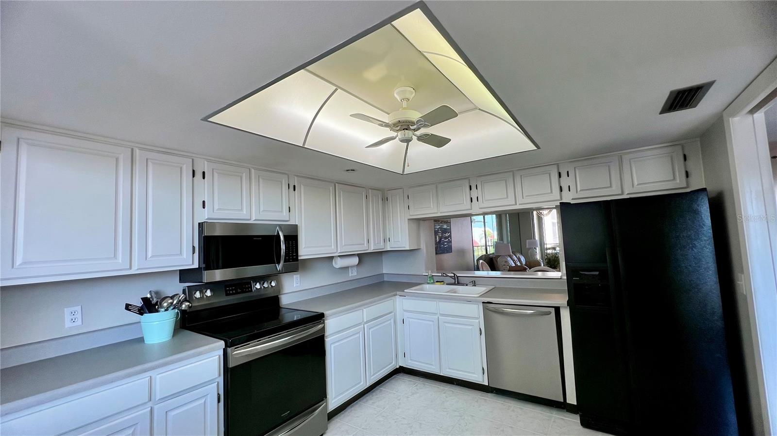 Image 43 of 56 For 19111 Vista Bay Drive 211