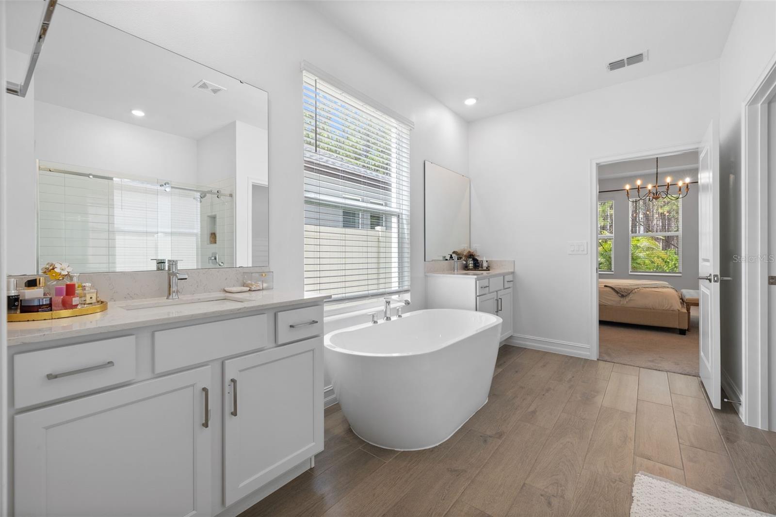 Listing photo id 28 for 18362 Serene Lake Loop