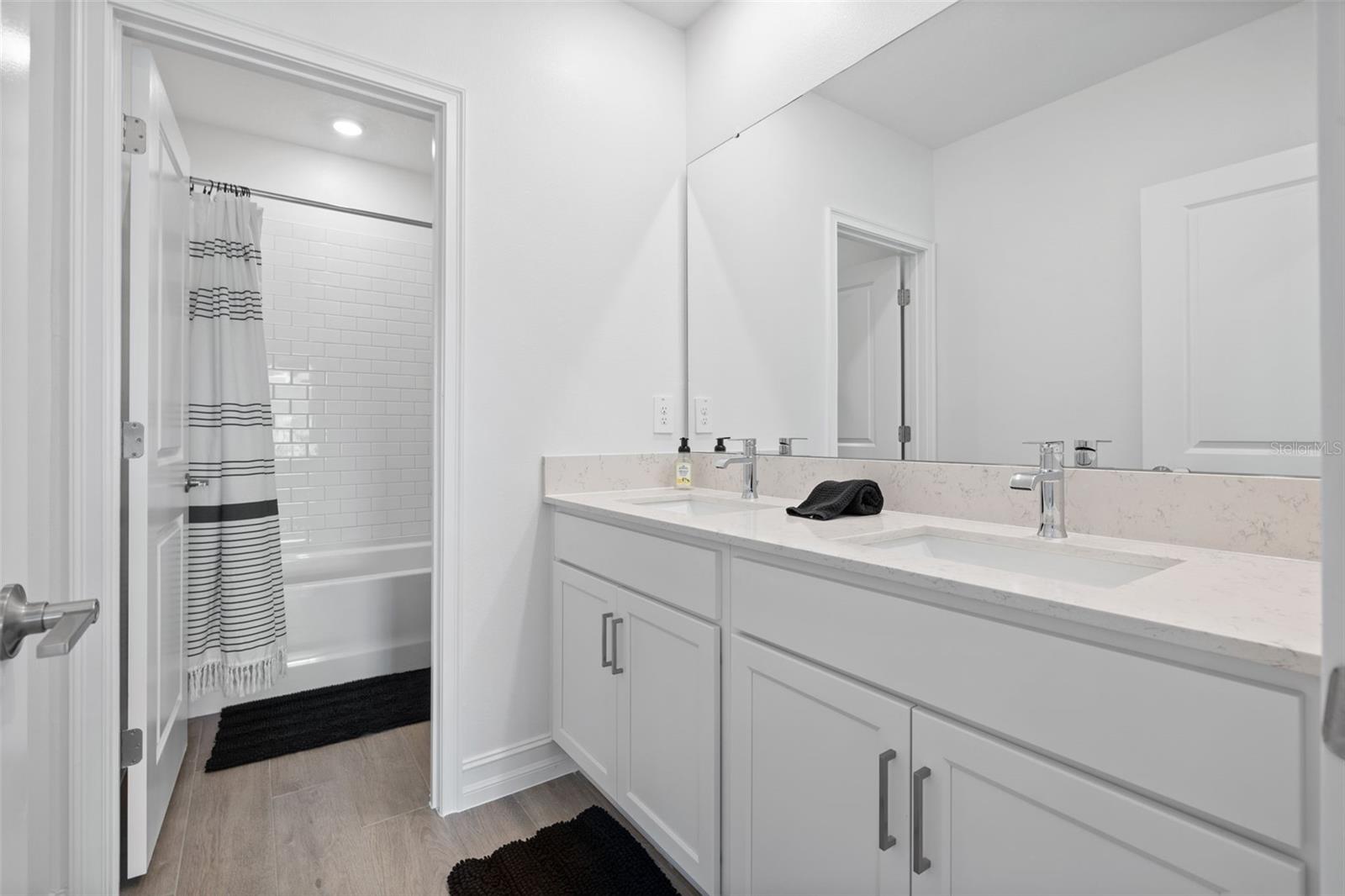 Listing photo id 47 for 18362 Serene Lake Loop