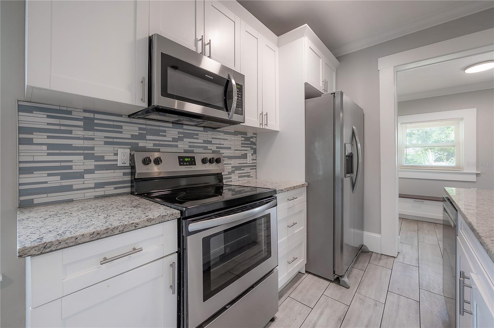 Image 12 of 29 For 505 Warren Avenue