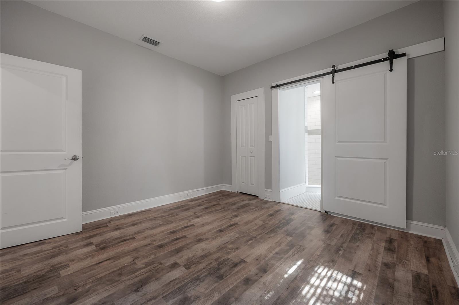 Image 16 of 29 For 505 Warren Avenue