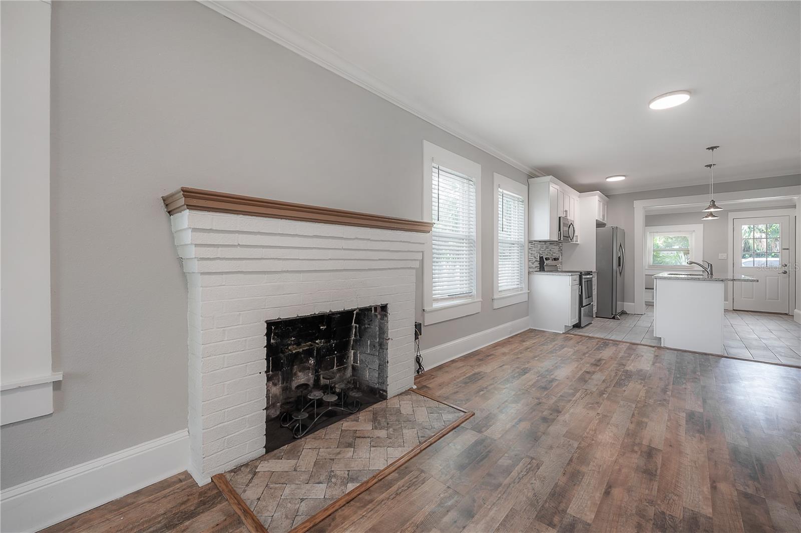 Image 6 of 29 For 505 Warren Avenue