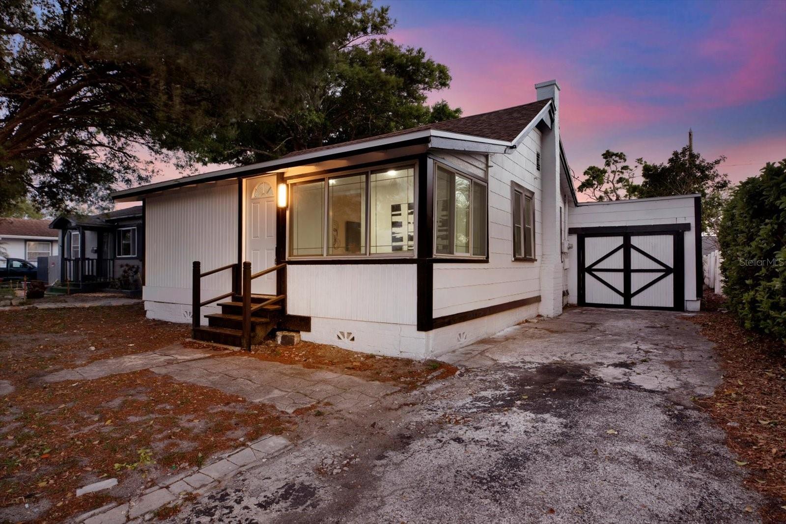 Image 3 of 7 For 4082 38th Avenue N