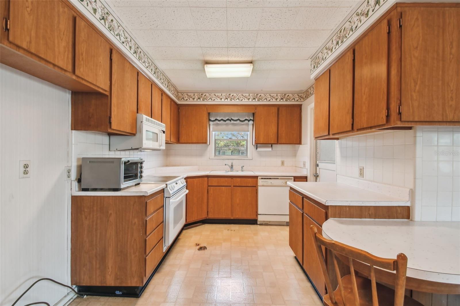 Image 11 of 28 For 3015 North B Street