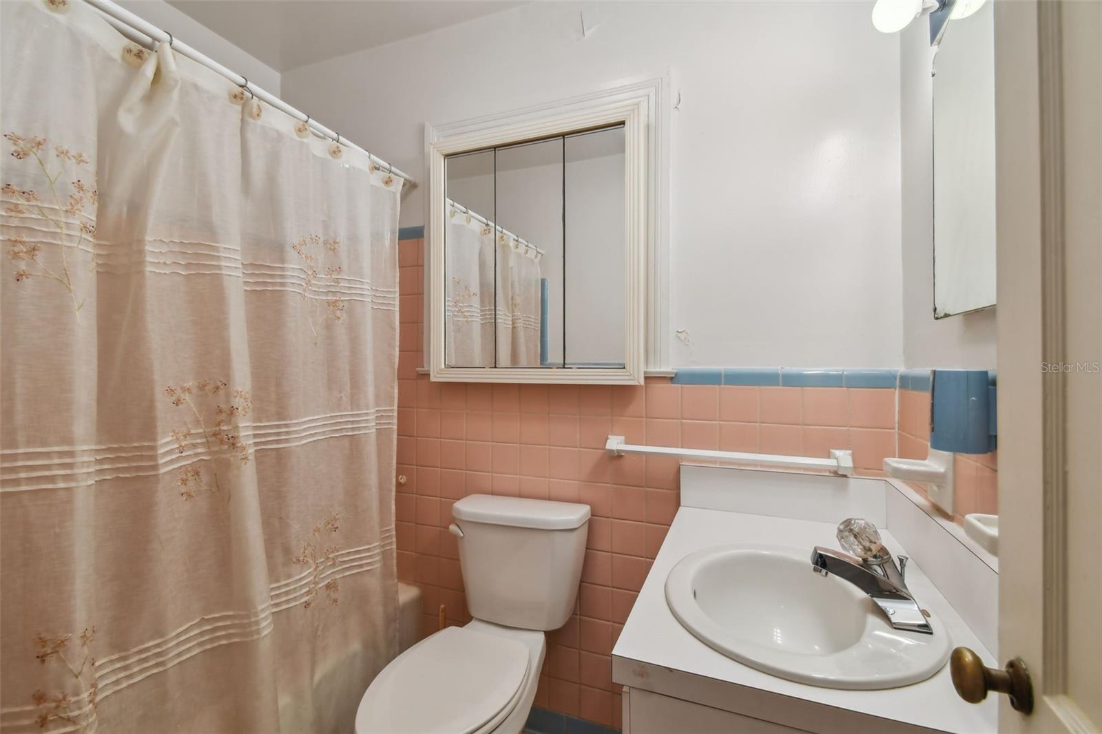 Image 18 of 28 For 3015 North B Street