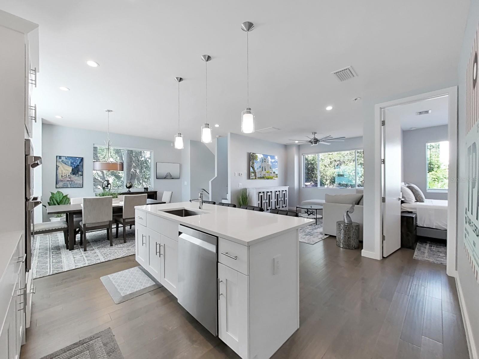 Image 11 of 31 For 2728 Ridgewood Avenue 1