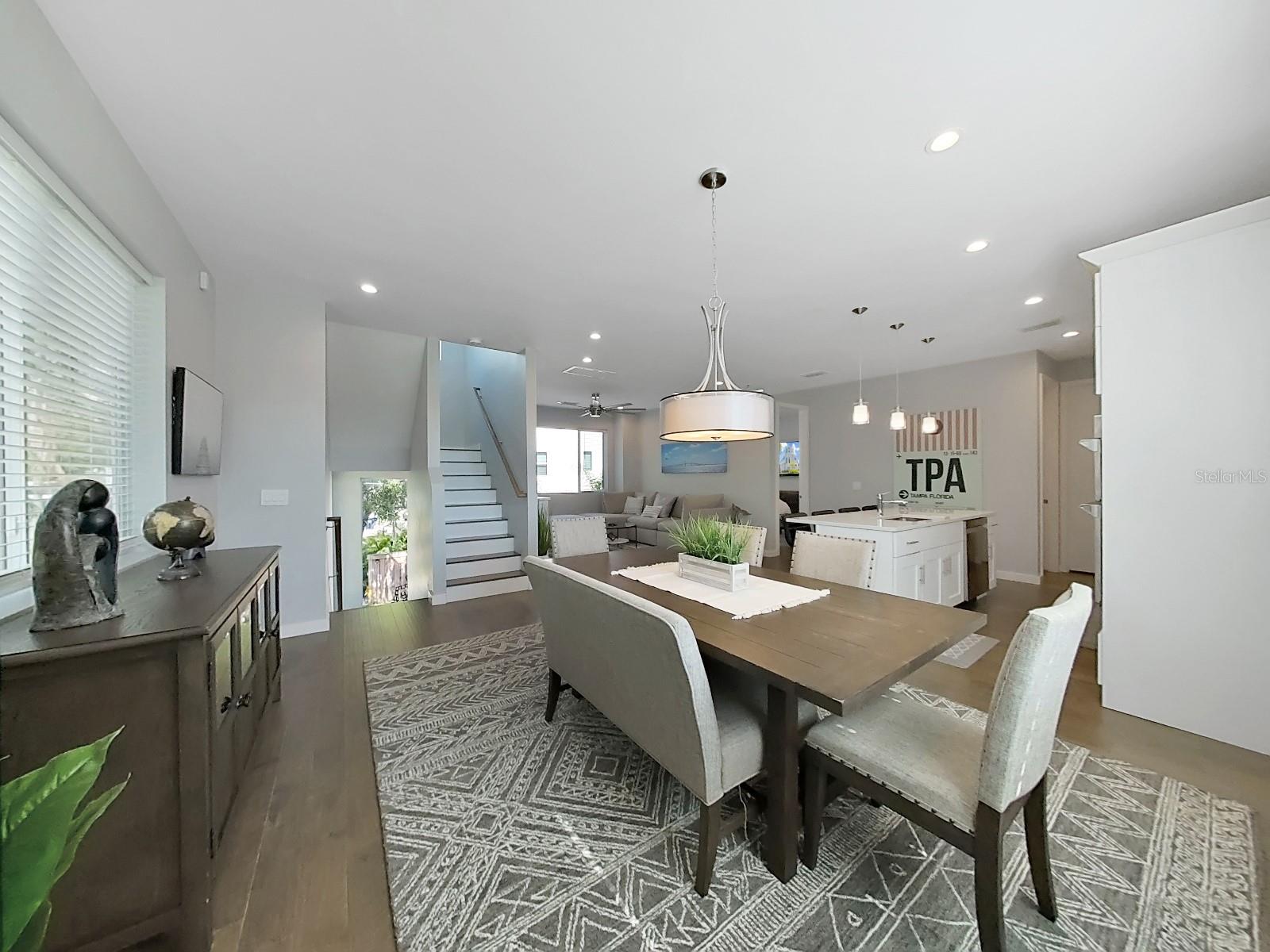 Image 12 of 31 For 2728 Ridgewood Avenue 1