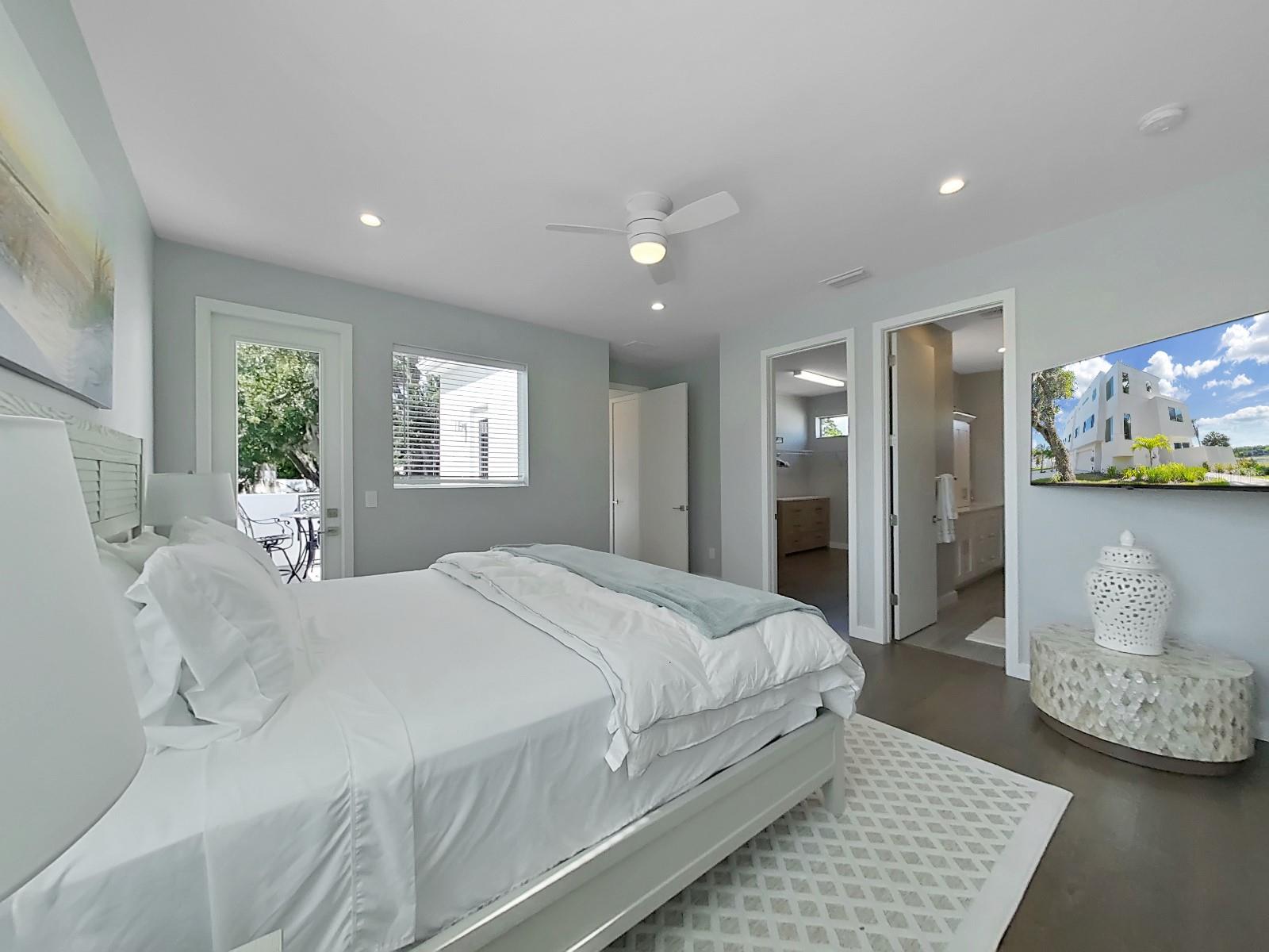 Image 20 of 31 For 2728 Ridgewood Avenue 1