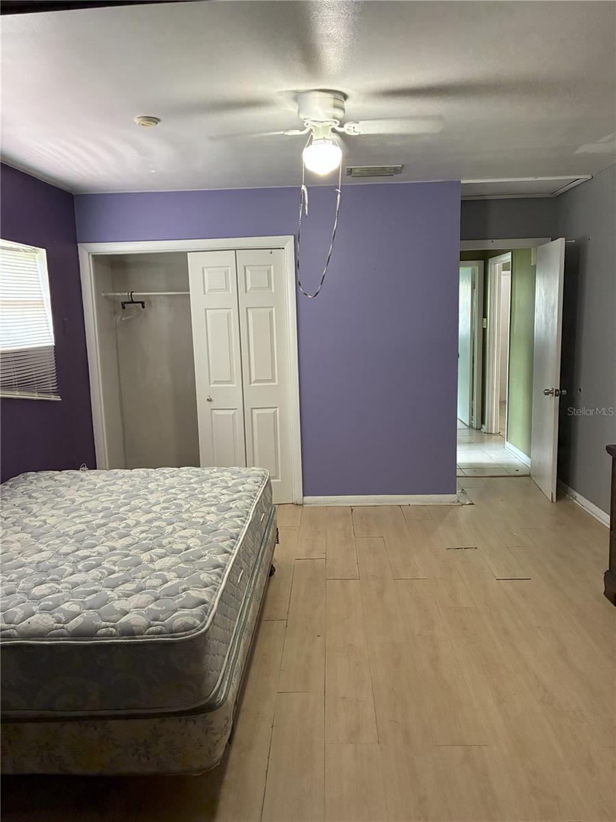 Image 11 of 23 For 3016 Bloomingdale Avenue