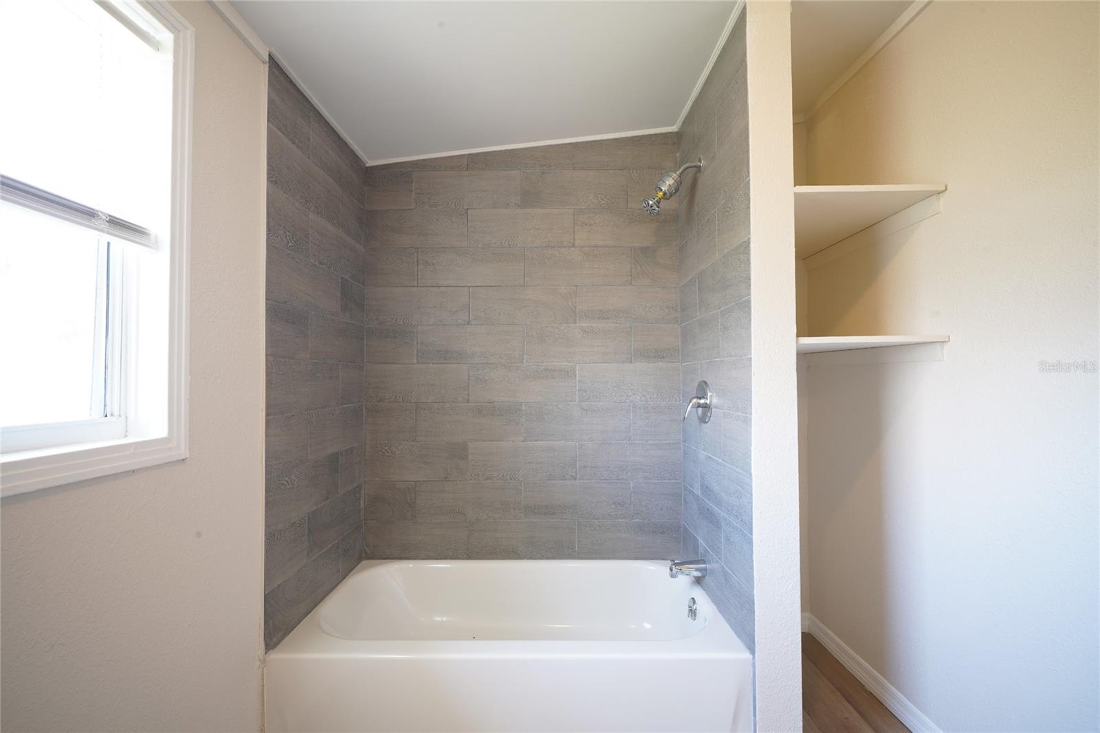 Image 15 of 19 For 107 Spruce Street