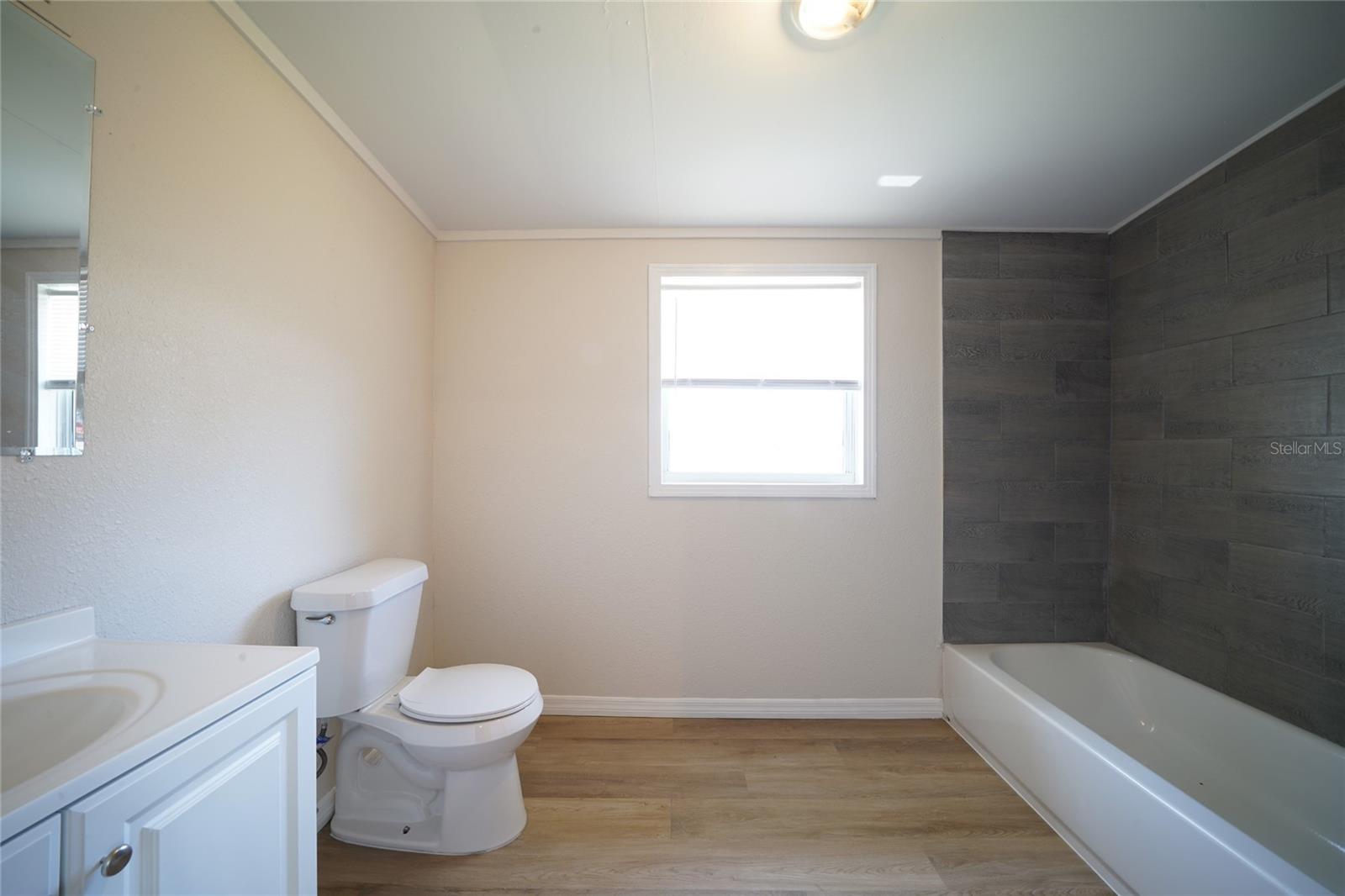 Image 16 of 19 For 107 Spruce Street