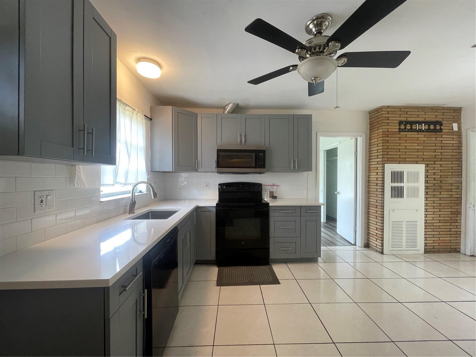Image 14 of 25 For 1902 Nassau Street