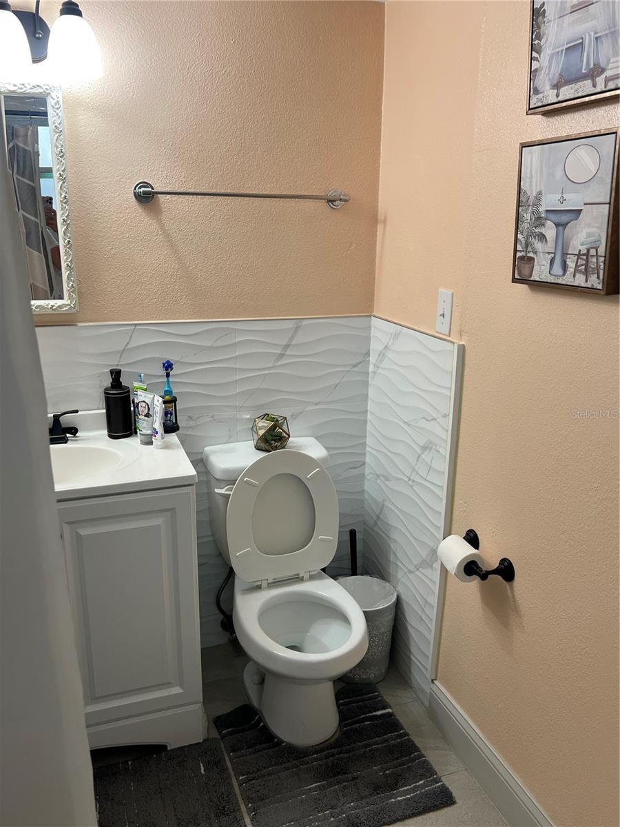 Listing photo id 14 for 7031 Ingleside Drive
