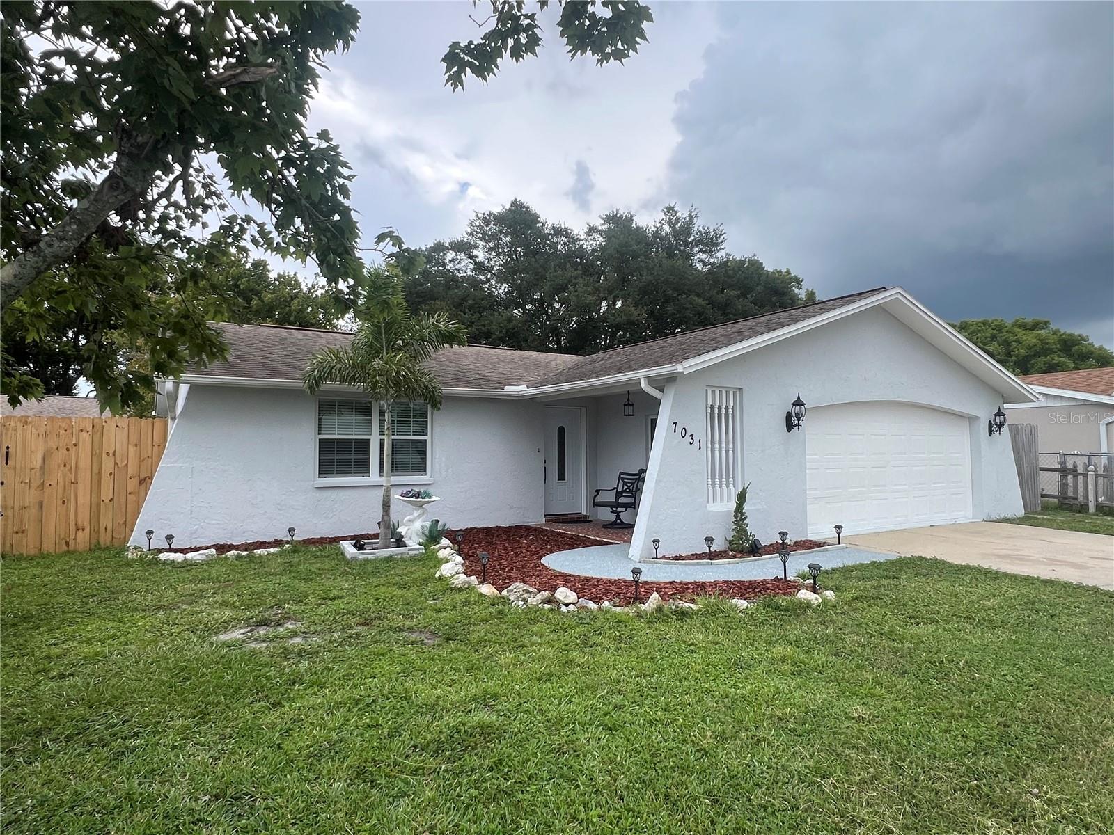 Listing photo id 1 for 7031 Ingleside Drive