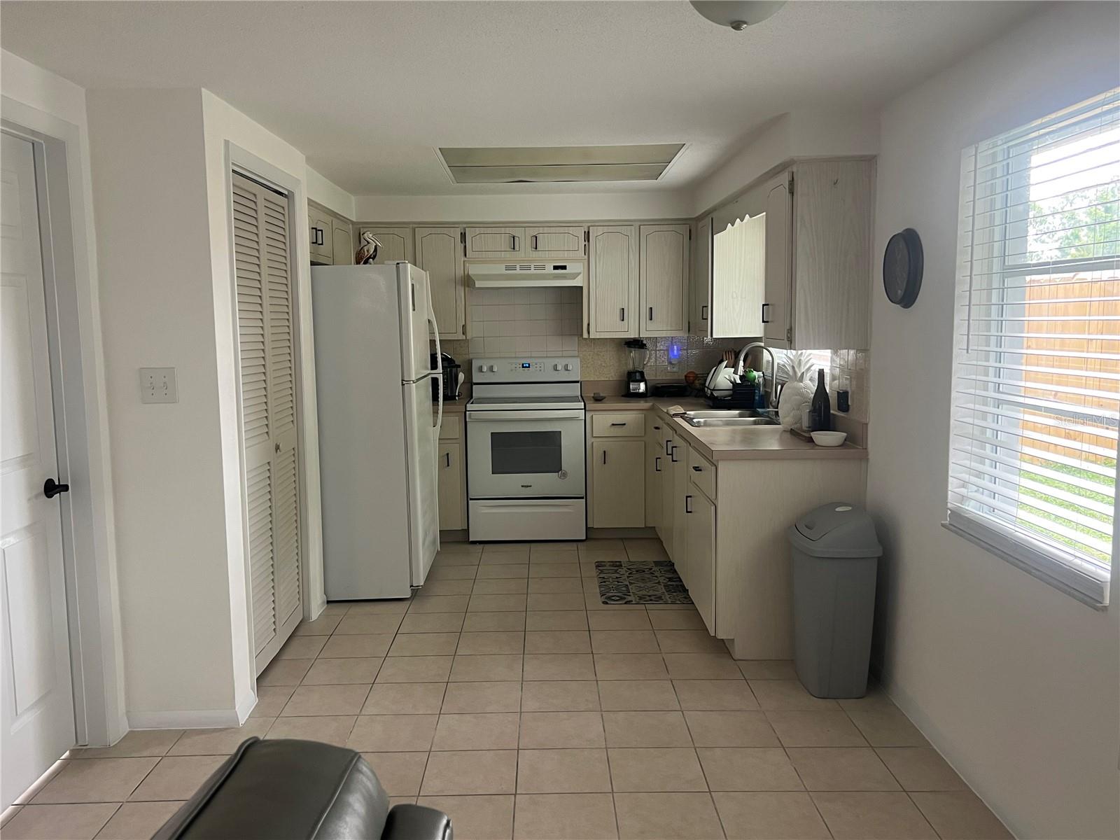 Listing photo id 6 for 7031 Ingleside Drive