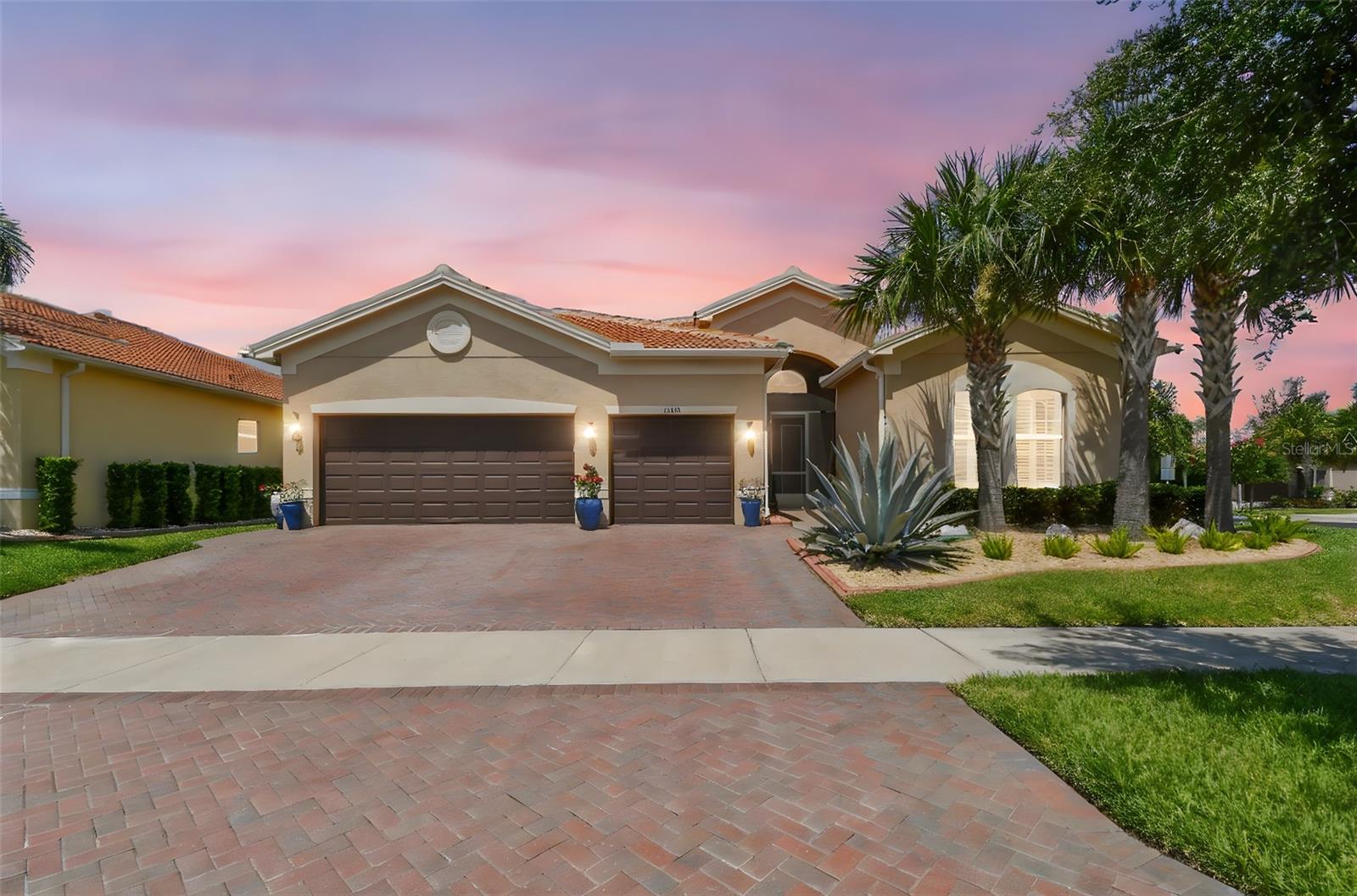 Details for 16301 Garnet Glen Place, WIMAUMA, FL 33598