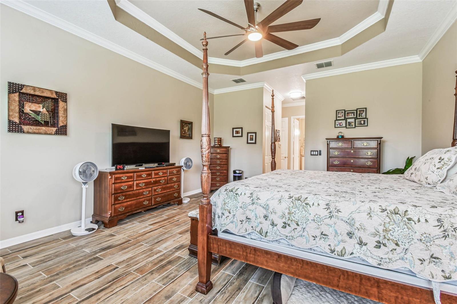 Image 28 of 53 For 16301 Garnet Glen Place
