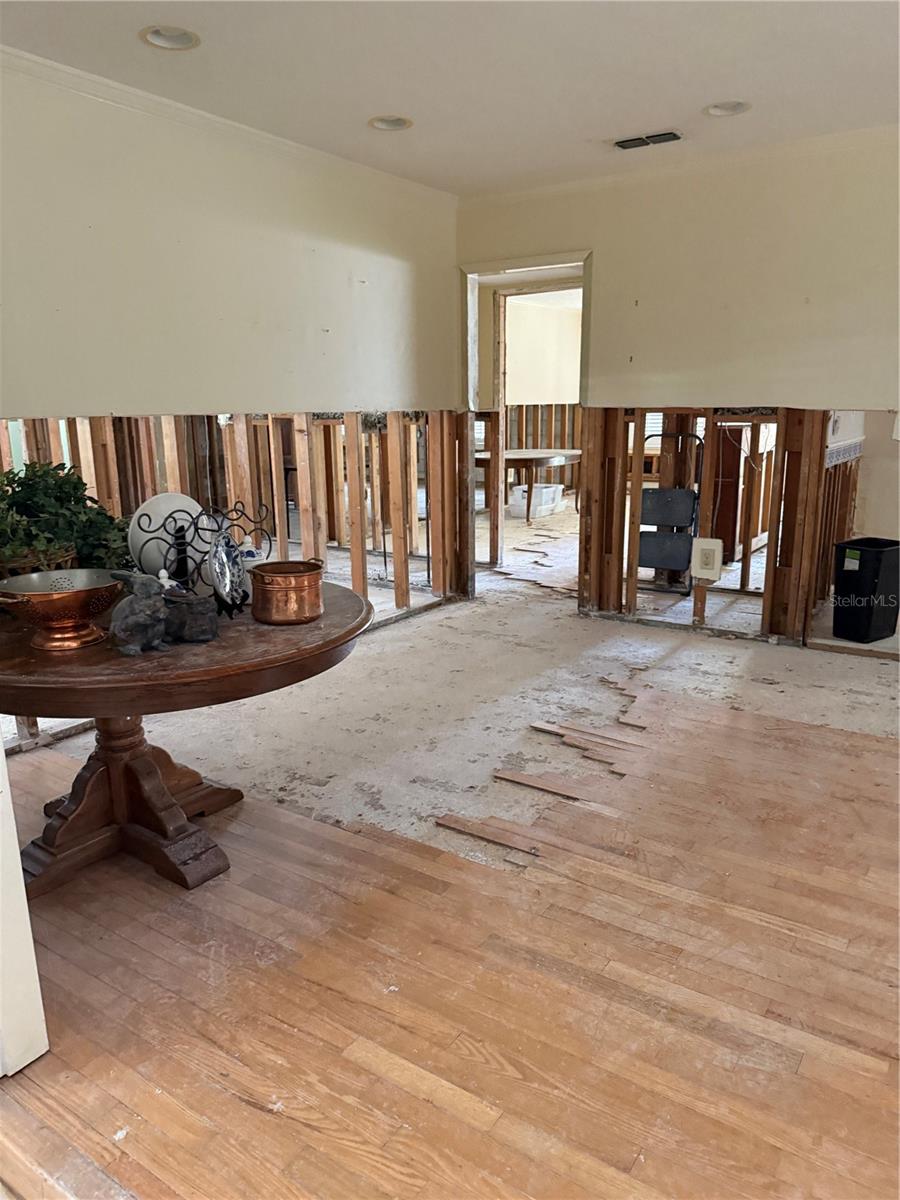 Image 18 of 24 For 5110 Evelyn Drive